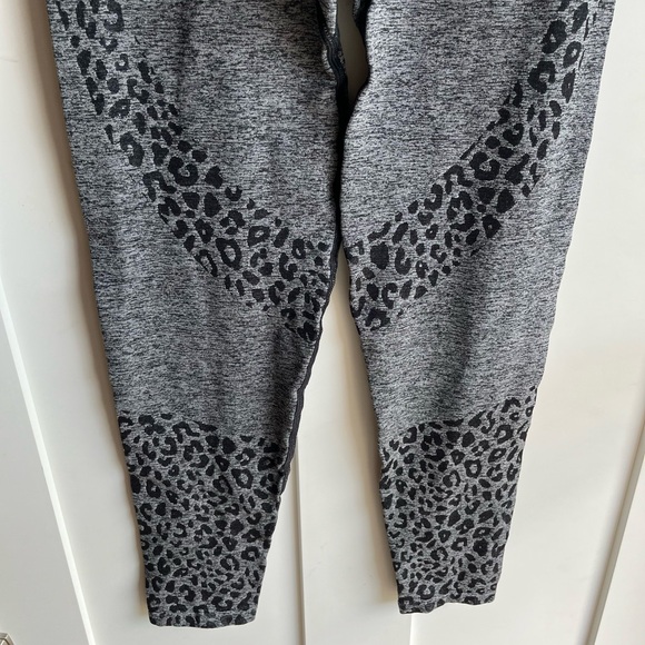 PINK gray marled animal print seamless sport leggings - Picture 3 of 6